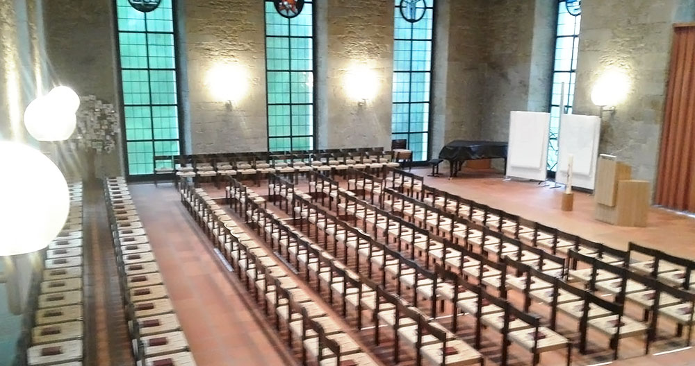 Bestuhlung-Kirche-GD-gross1.jpg